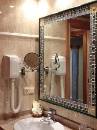 Hotel Las Ruedas - image 7
