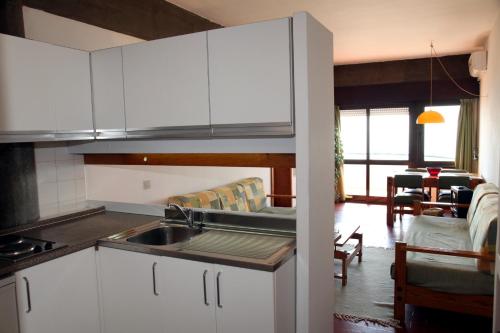 Kitchen, Apartamentos Guadiana in Vila Real de Santo Antonio