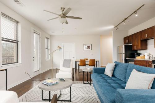 CozySuites Music Row Spacious 2BR with free parking 40 in Nashville, USA