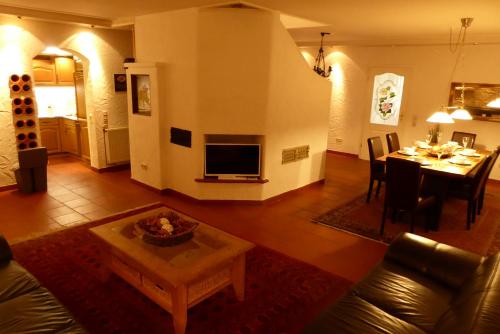 Ambiente Chalet Julienhöhe (Ambiente Chalet Julienhohe) in Treffen Am Ossiacher See