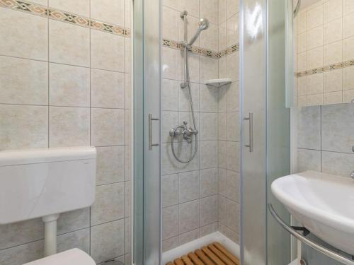One-Bedroom Apartment with Sea View (2 Adults) image 8