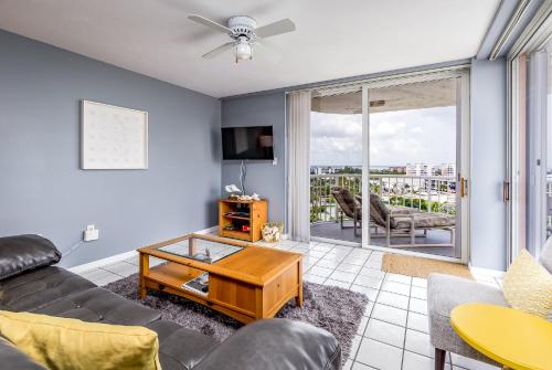Bermuda Dunes 903 2 Bedrooms Sleeps 4 Gulf Front Elevator Heated Pool - image 6