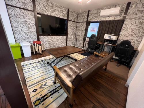 4 double beds, 5 twin beds
