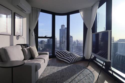 Unique Panoramic City View in MEL CBD