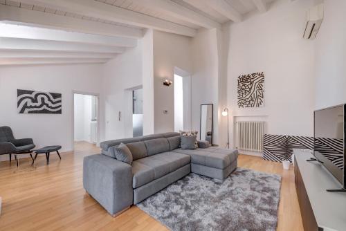  [Duomo-Porta Torre] Penthouse with Private Terrace in Como