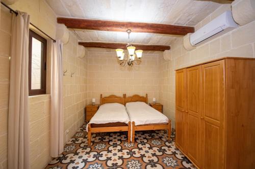 Ta' Rozi 5 Bedroom Farmhouse with Private Pool Ta' Rozi 5 Bedroom Farmhouse with Private Pool