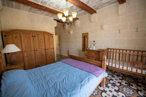 Ta' Rozi 5 Bedroom Farmhouse with Private Pool Ta' Rozi 5 Bedroom Farmhouse with Private Pool