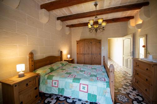 Ta' Rozi 5 Bedroom Farmhouse with Private Pool Ta' Rozi 5 Bedroom Farmhouse with Private Pool