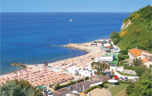  Awesome home in Piagge with WiFi, 4 Bedrooms and Outdoor swimming pool in Piagge