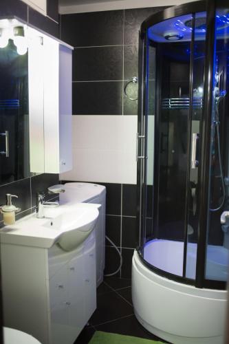 Studio G by MRG Apartments - image 9