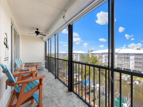 Hibiscus Pointe 342, Canal View, 2 Bedroom, Sleeps 6, Heated Pool, Elevator