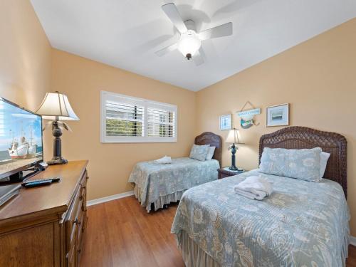 Hibiscus Pointe 342 Canal View 2 Bedroom Sleeps 6 Heated Pool Elevator - image 12