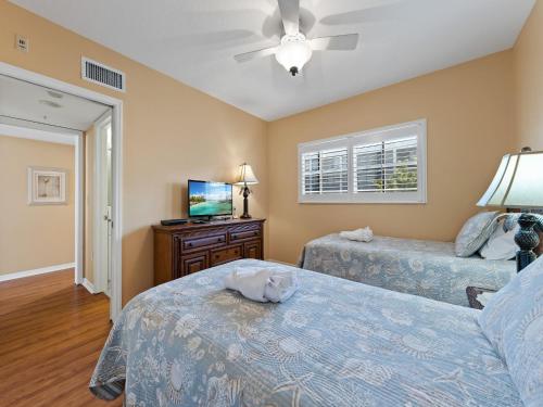 Hibiscus Pointe 342 Canal View 2 Bedroom Sleeps 6 Heated Pool Elevator - image 13