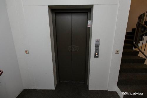 101 Guesthouse Hotel - image 5