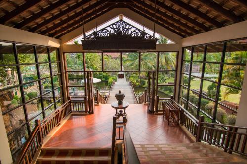 Entrance, Angkor Palace Resort & Spa in Kruos