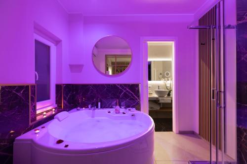 AlbaDea Suites&Jacuzzi - image 2