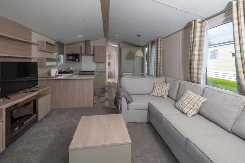 Luxury Holiday Home Sleeps 6 Pet Friendly in Sticker