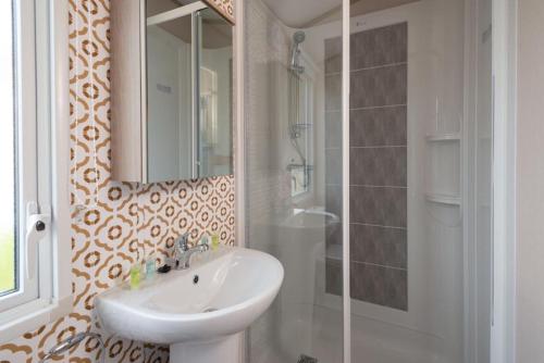 Luxury Holiday Home Sleeps 6 Pet Friendly in Sticker