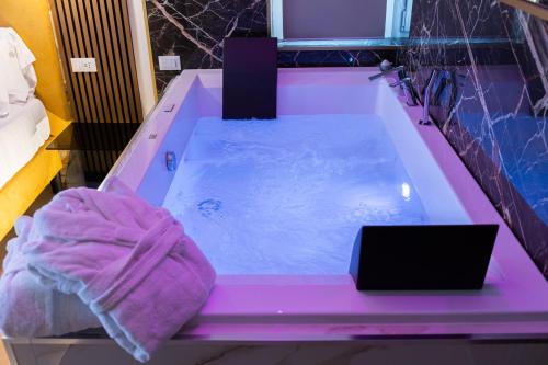 AlbaDea Suites&Jacuzzi - image 8