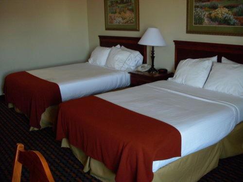 Holiday Inn Express Hotel & Suites Laurinburg, an IHG Hotel