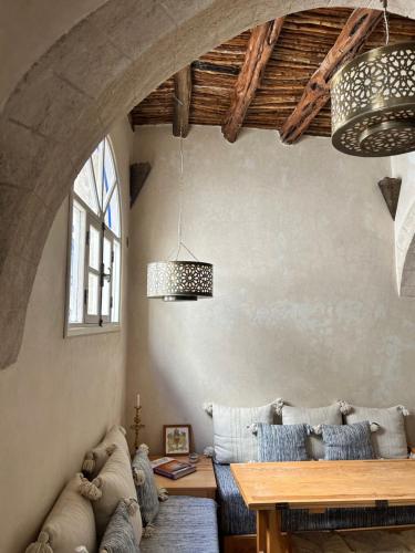 Beau riad en médina, lumineux et avec terrasse privée sur mer Beau riad en médina, lumineux et avec terrasse privée sur mer