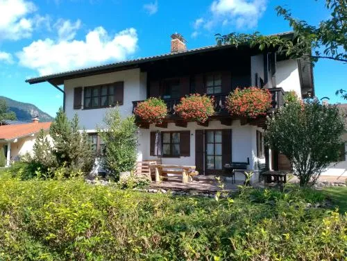 Gipfelblick am Wössenerbach in Unterwössen, Deutschland