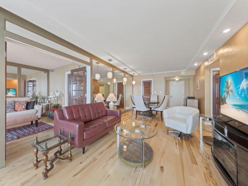 Creciente 515 1 Bedroom Gulf Front Elevator Heated Pool WiFi Sleeps 2 - image 6