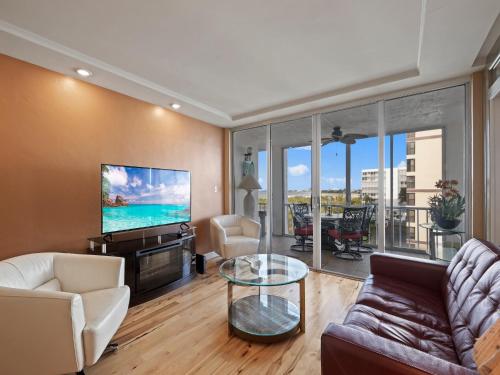 Creciente 515 1 Bedroom Gulf Front Elevator Heated Pool WiFi Sleeps 2 - image 11