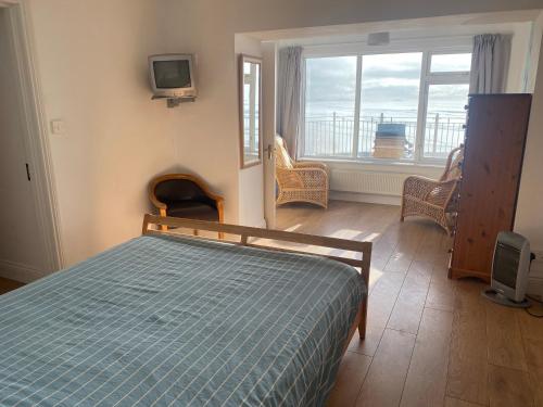 ONeills Apartments - image 2