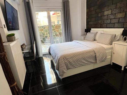 Beautiful Studio With Private Yard