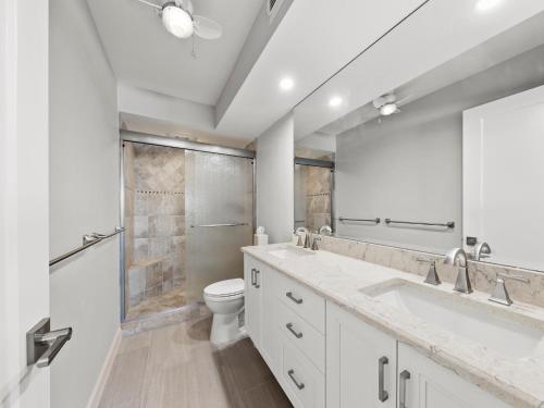 Sunset 700 2 Bedrooms Gulf Front Elevator Heated Pool Sleeps 6 - image 12