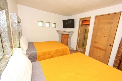 2 double beds