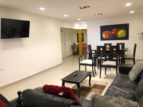 Martinica Hostel in Pie De Popa