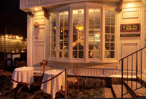 Bouchard Restaurant & Inn - 출입구