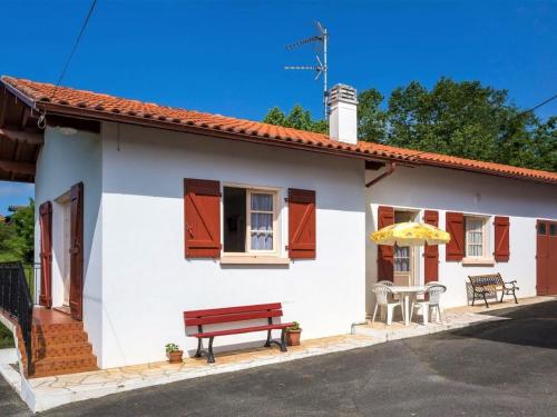 Basque style house 15 min from Bidart beaches