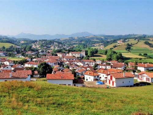 Basque style house 15 min from Bidart beaches