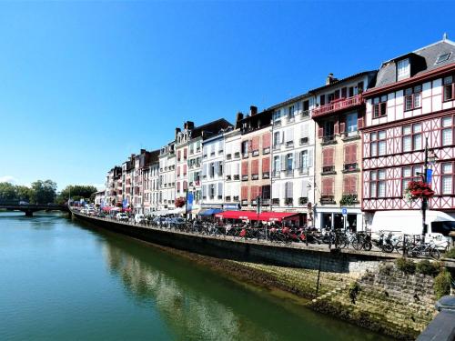 Basque style house 15 min from Bidart beaches