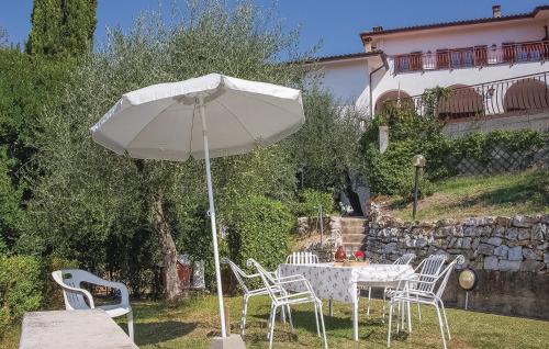 Басейн, Nice Apartment In Marti Pi With Wifi in Монтополі в Валь Д"Арно