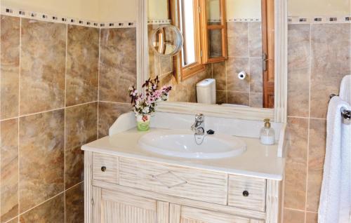 Awesome Home In Alar With 3 Bedrooms, Private Swimming Pool And Outdoor Swimming Pool