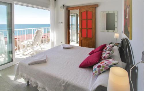 Three-Bedroom Apartment in Santa Pola - main image