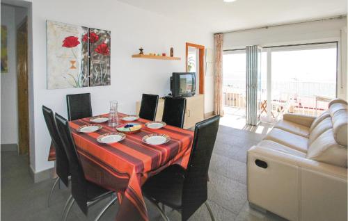 Three-Bedroom Apartment in Santa Pola - image 4