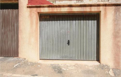 Three-Bedroom Apartment in Santa Pola - image 13