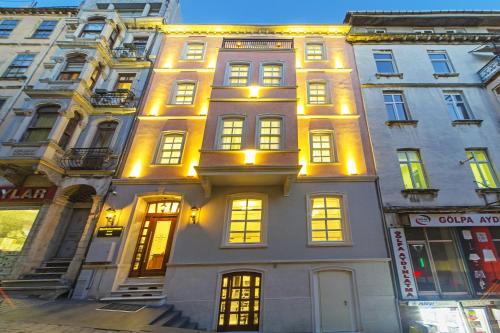 Meroddi Bağdatlıyan - 1892 Heritage Rooms by Galata Tower, Стамбул