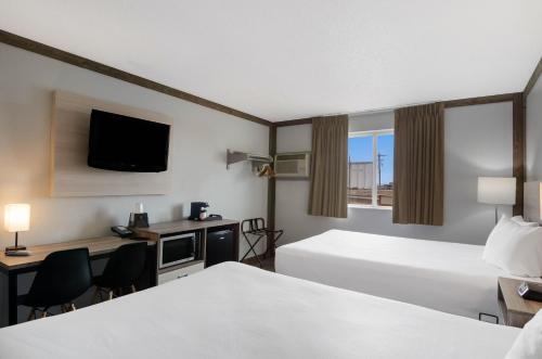 Super 8 by Wyndham Scottsbluff - image 10