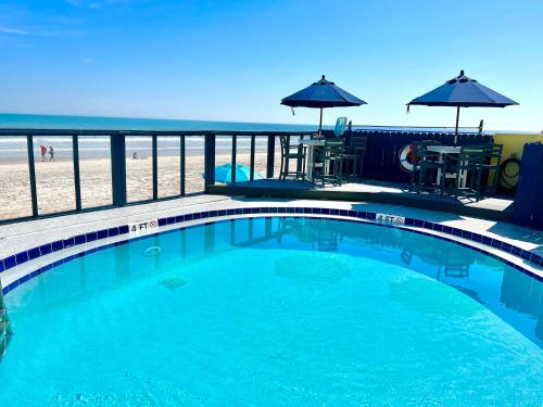 Coastal Sands - Ocean View at Symphony Beach Club! in Ormond Beach, USA