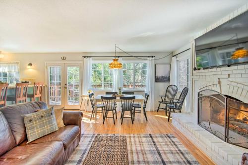 Stunning Getaway in Lake Arrowhead! in Lake Arrowhead, USA