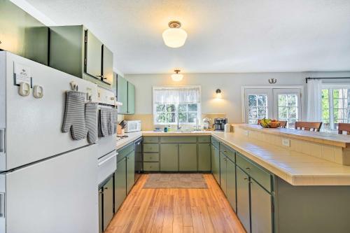 Stunning Getaway in Lake Arrowhead! in Lake Arrowhead, USA