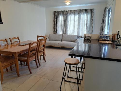 Richmond Central 3bdrm House sleeps 7