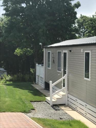 Luxury Holiday Home Sleeps 6 Pet Friendly in Sticker