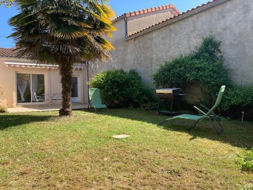 Maison bord du Thouet/ parking/ terrasse / fibre gîte à louer Maulais
